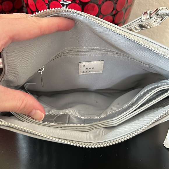 NWT a new day Metallic Silver Convertible Crossbody - Picture 5 of 7